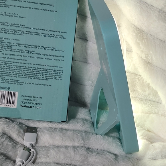 LED Makeup Mirror - Picture 7 of 11